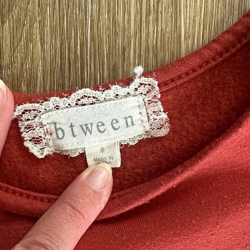 btween Orange Kids Sweatshirt & leggings Set with Floral Print - Picture 2 of 3